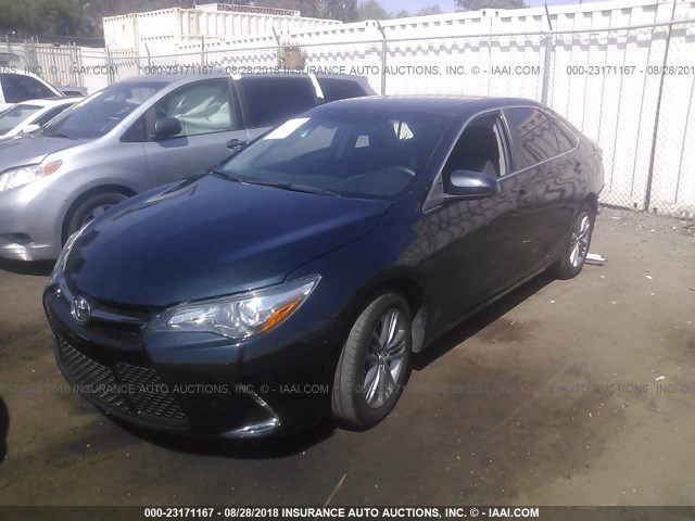 4T1BF1FK1GU170985 - 2016 TOYOTA CAMRY LE/XLE/SE/XSE 深蓝色 照片 2