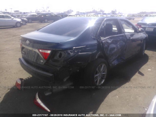 4T1BF1FK1GU170985 - 2016 TOYOTA CAMRY LE/XLE/SE/XSE 深蓝色 照片 4