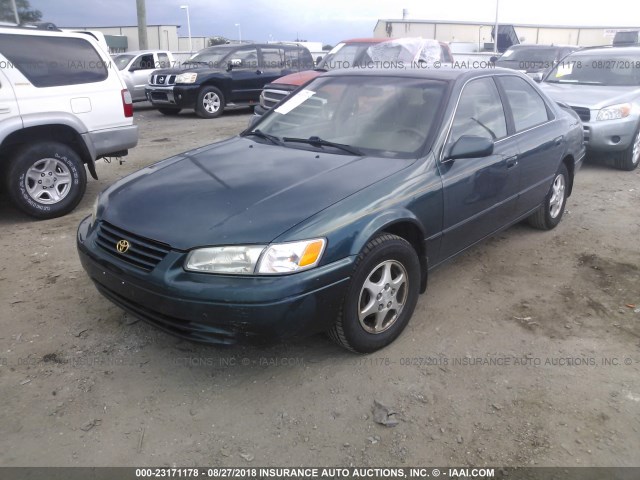 4T1BG22K5VU772858 - 1997 TOYOTA CAMRY CE/LE/XLE 绿色 照片 2