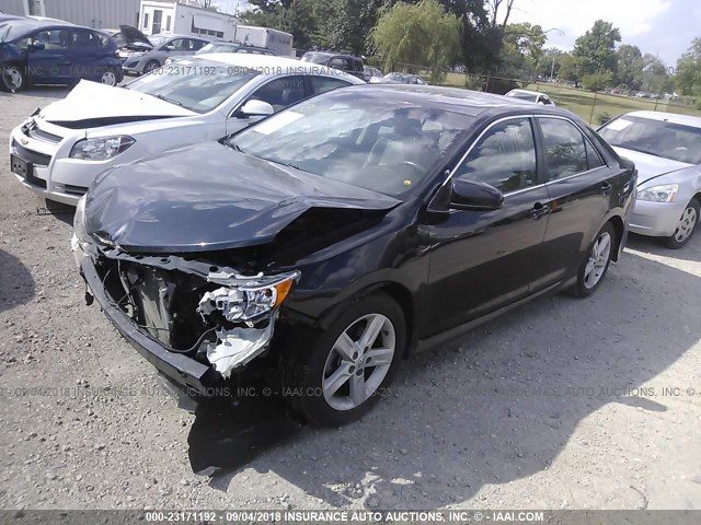 4T1BF1FK5CU087232 - 2012 TOYOTA CAMRY SE/LE/XLE შავი ფოტო 2