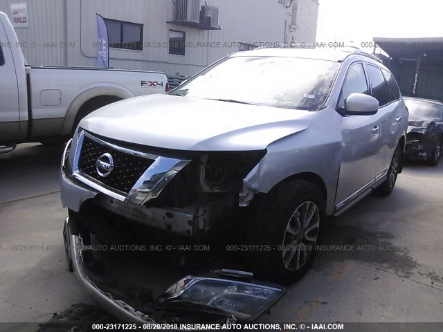 5N1AR2MN6EC624303 - 2014 NISSAN PATHFINDER S/SV/SL/PLATINUM SILVER photo 2
