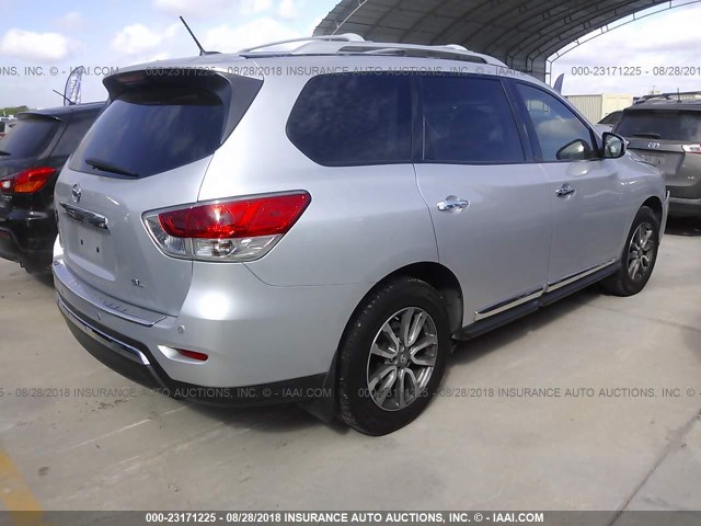 5N1AR2MN6EC624303 - 2014 NISSAN PATHFINDER S/SV/SL/PLATINUM SILVER photo 4