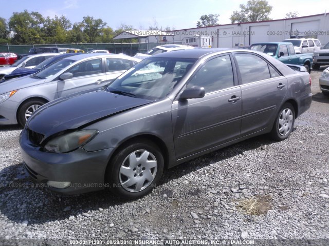 4T1BE32K72U535571 - 2002 TOYOTA CAMRY LE/XLE/SE Сұр фото 2