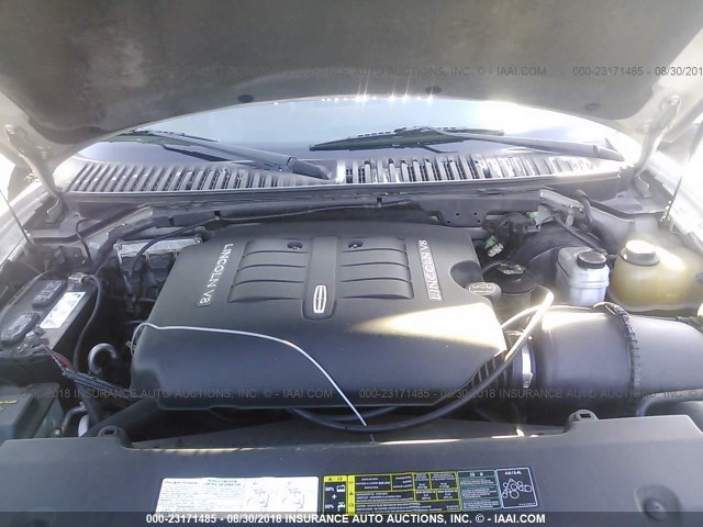 5LMFU28R14LJ28984 - 2004 LINCOLN NAVIGATOR Silber Foto 10