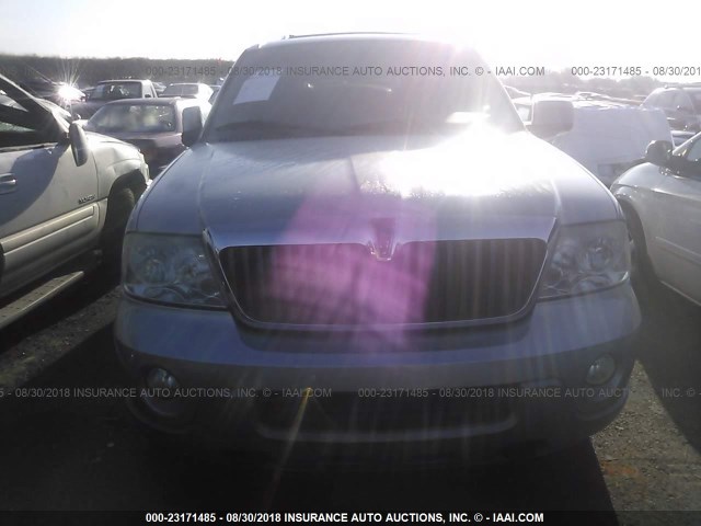 5LMFU28R14LJ28984 - 2004 LINCOLN NAVIGATOR Silber Foto 6