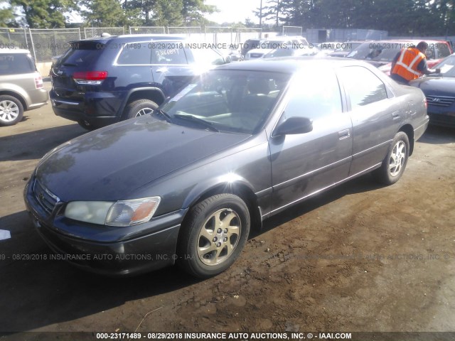 JT2BF22K910298494 - 2001 TOYOTA CAMRY CE/LE/XLE ნაცრისფერი ფოტო 2
