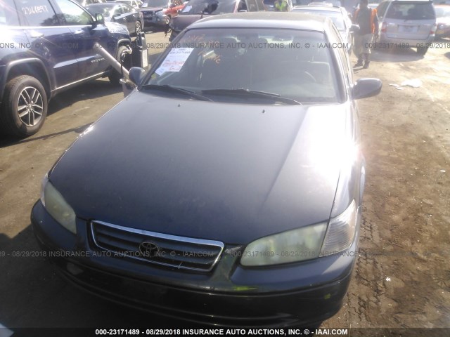 JT2BF22K910298494 - 2001 TOYOTA CAMRY CE/LE/XLE ნაცრისფერი ფოტო 6