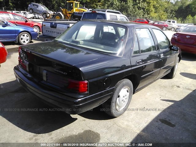 1G1LD5544TY145549 - 1996 CHEVROLET CORSICA BLACK photo 4