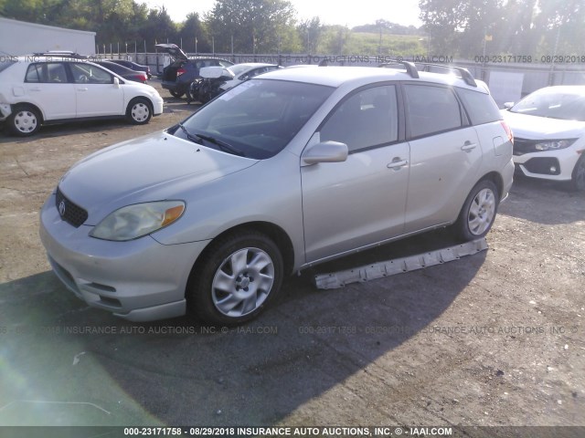 2T1KR32E23C095678 - 2003 TOYOTA COROLLA MATRIX XR SILVER photo 2