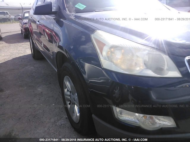 1GNER13D09S133270 - 2009 CHEVROLET TRAVERSE LS BLUE photo 6