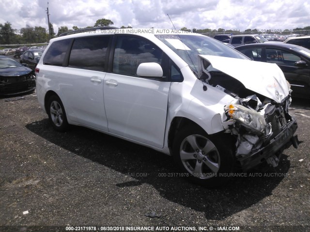 5TDKK3DC5DS336934 - 2013 TOYOTA SIENNA LE WHITE photo 1