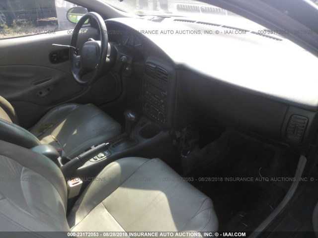 1G8ZY127X2Z247602 - 2002 SATURN SC2 BURGUNDY photo 5