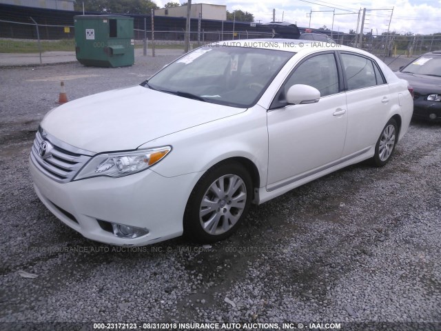 4T1BK3DB4BU386719 - 2011 TOYOTA AVALON LIMITED WHITE photo 2