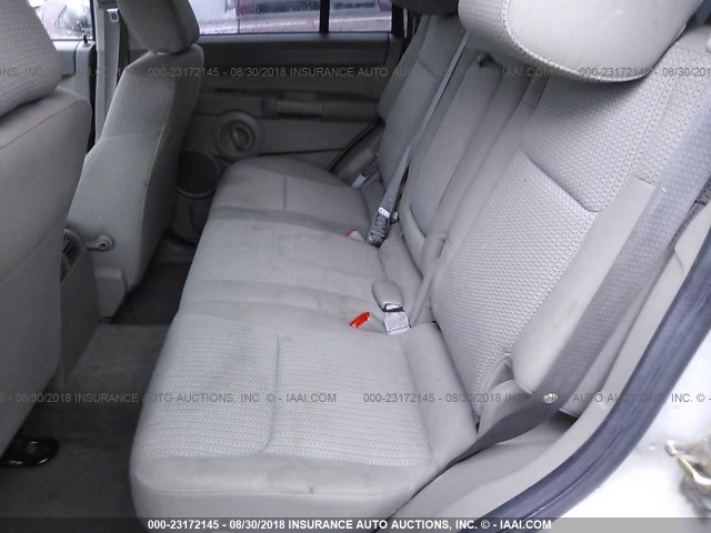 1J8HG48KX7C577776 - 2007 JEEP COMMANDER SILVER photo 8