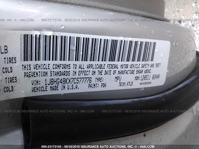 1J8HG48KX7C577776 - 2007 JEEP COMMANDER SILVER photo 9