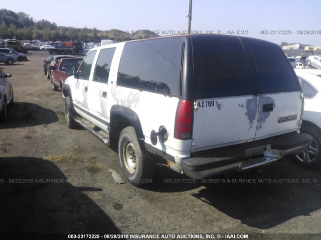 1GCGK26K6PJ417205 - 1993 CHEVROLET SUBURBAN K2500 WHITE photo 3