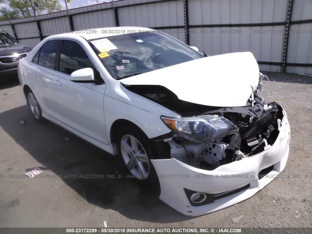 4T1BF1FK4DU297452 - 2013 TOYOTA CAMRY L/SE/LE/XLE თეთრი ფოტო 1