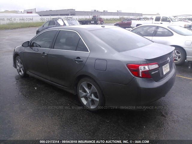 4T1BK1FK4DU536431 - 2013 TOYOTA CAMRY SE/XLE GRAY photo 3