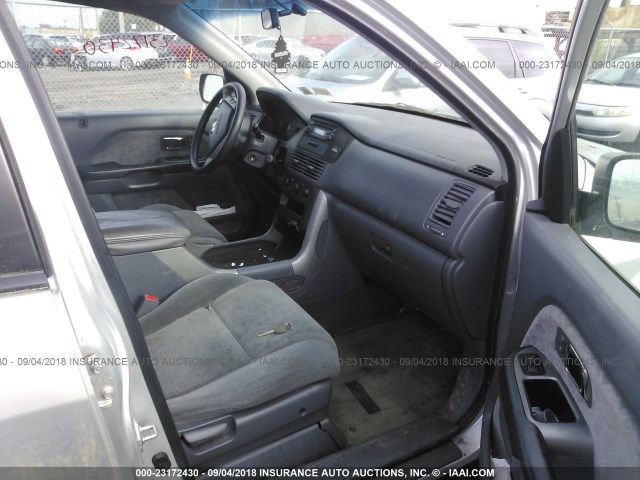 2HKYF181X5H558758 - 2005 HONDA PILOT LX SILVER photo 5