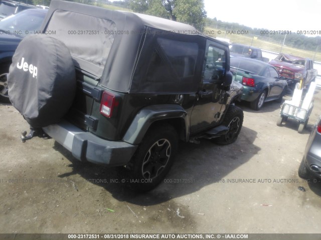 1J4FA54178L520403 - 2008 JEEP WRANGLER SAHARA GREEN photo 4