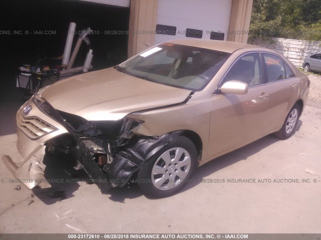 4T1BF3EK2AU013194 - 2010 TOYOTA CAMRY SE/LE/XLE ბეჟი ფოტო 2