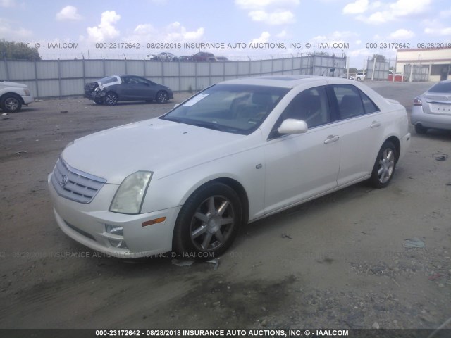 1G6DW677850182420 - 2005 CADILLAC STS WHITE photo 2