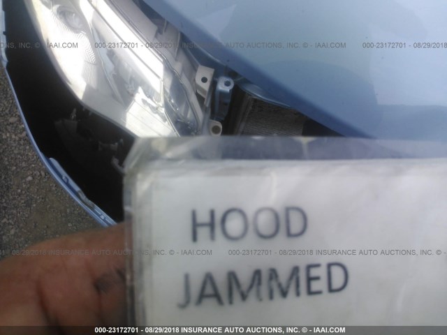 4T4BF1FK8CR184091 - 2012 TOYOTA CAMRY SE/LE/XLE ღია ლურჯი ფოტო 10