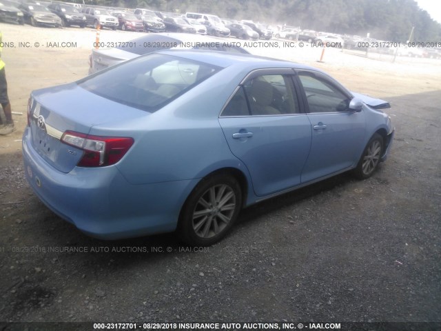 4T4BF1FK8CR184091 - 2012 TOYOTA CAMRY SE/LE/XLE ღია ლურჯი ფოტო 4