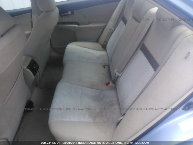 4T4BF1FK8CR184091 - 2012 TOYOTA CAMRY SE/LE/XLE ღია ლურჯი ფოტო 8