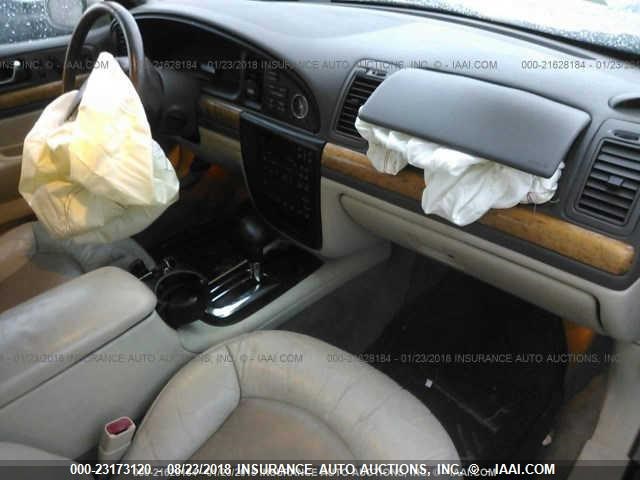 1LNHM97V31Y619591 - 2001 LINCOLN CONTINENTAL  Weiß Foto 6