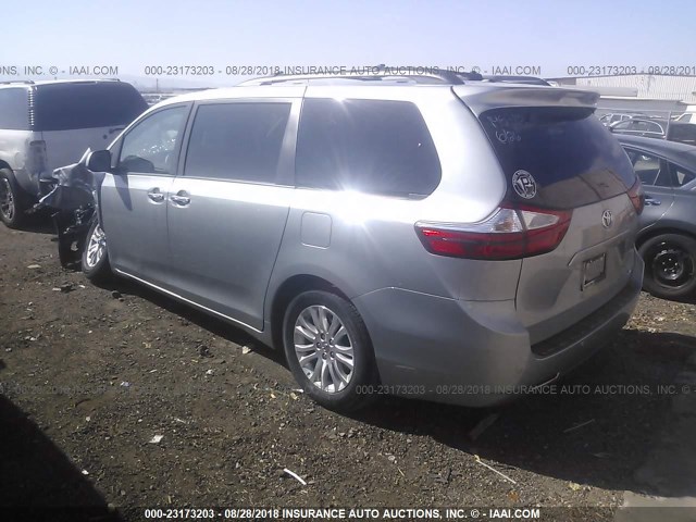 5TDYK3DCXGS702059 - 2016 TOYOTA SIENNA XLE/LIMITED SILVER photo 3