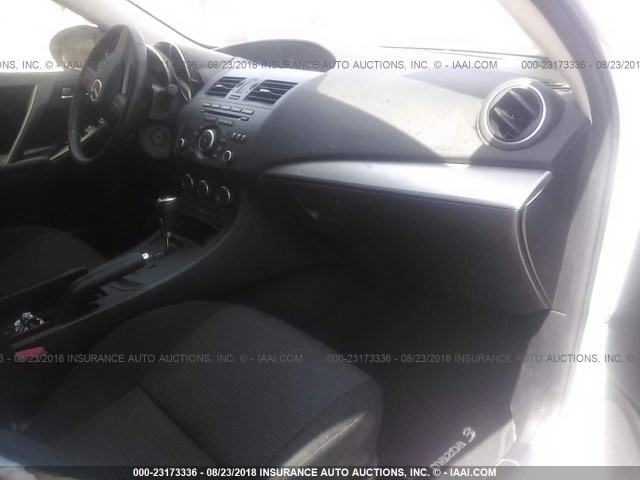 JM1BL1L79D1842494 - 2013 MAZDA 3 WHITE photo 5