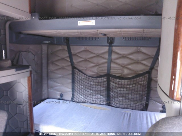 1FUJGLDR5BSAU6226 - 2011 FREIGHTLINER CASCADIA 125  BLACK photo 7