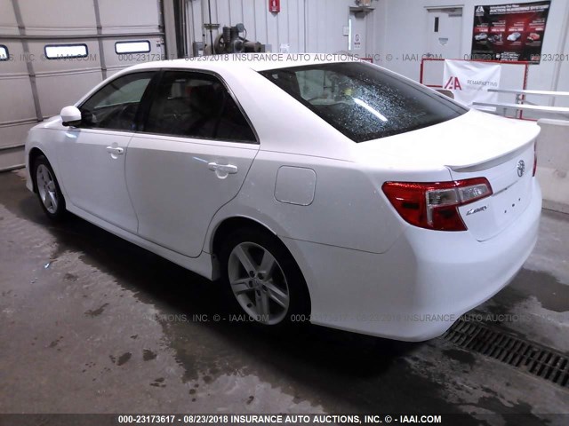 4T1BF1FK3DU709196 - 2013 TOYOTA CAMRY L/SE/LE/XLE 白色 照片 3
