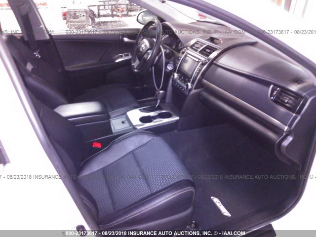 4T1BF1FK3DU709196 - 2013 TOYOTA CAMRY L/SE/LE/XLE 白色 照片 5