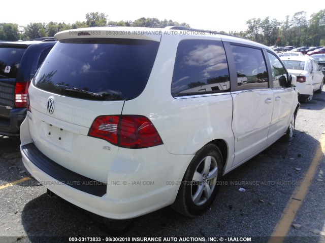 2V4RW3DG9BR659515 - 2011 VOLKSWAGEN ROUTAN SE WHITE photo 4