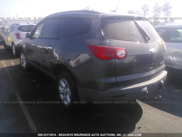 1GNKRFED8BJ207737 - 2011 CHEVROLET TRAVERSE LS GRAY photo 3