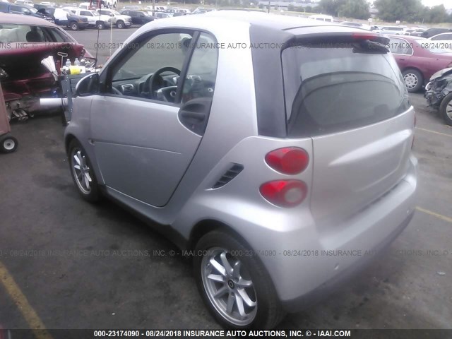 WMEEJ31X78K158255 - 2008 SMART FORTWO PURE/PASSION SILVER photo 3