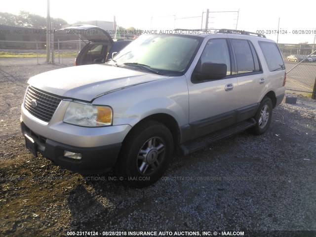 1FMPU16505LA71325 - 2005 FORD EXPEDITION XLT SILVER photo 2