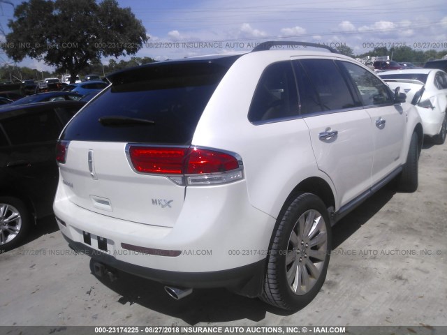 2LMDJ6JK7BBJ24706 - 2011 LINCOLN MKX WHITE photo 4