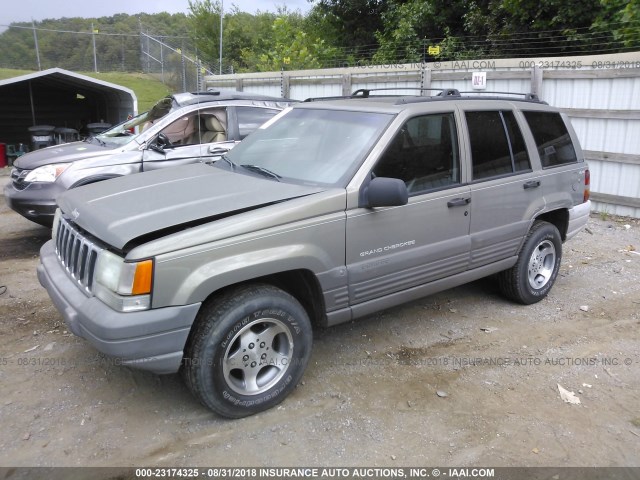 1J4GZ58Y3WC129024 - 1998 JEEP GRAND CHEROKEE LAREDO/TSI GRAY photo 2