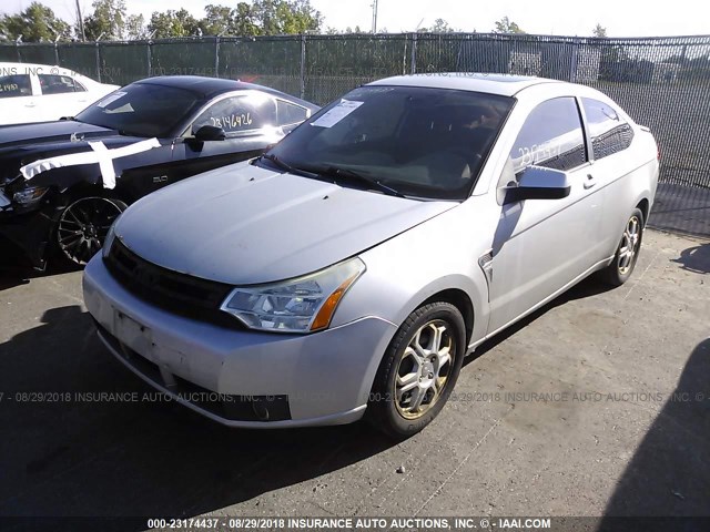 1FAHP33N98W248656 - 2008 FORD FOCUS SE/SEL/SES SILVER photo 2