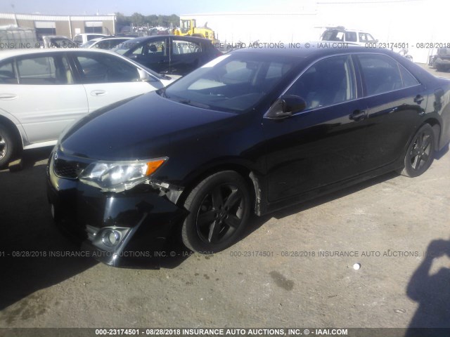 4T1BF1FK7DU204293 - 2013 TOYOTA CAMRY L/SE/LE/XLE Qara foto 2