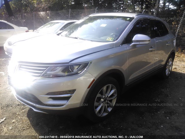 5LMCJ2A91FUJ40863 - 2015 LINCOLN MKC 银色 照片 2