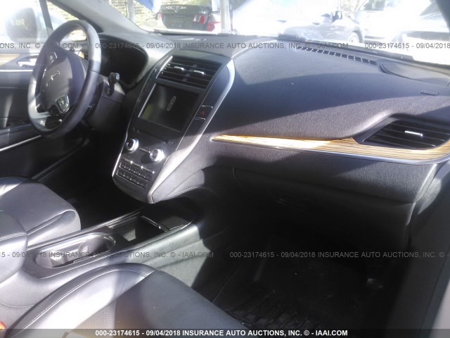 5LMCJ2A91FUJ40863 - 2015 LINCOLN MKC 银色 照片 5
