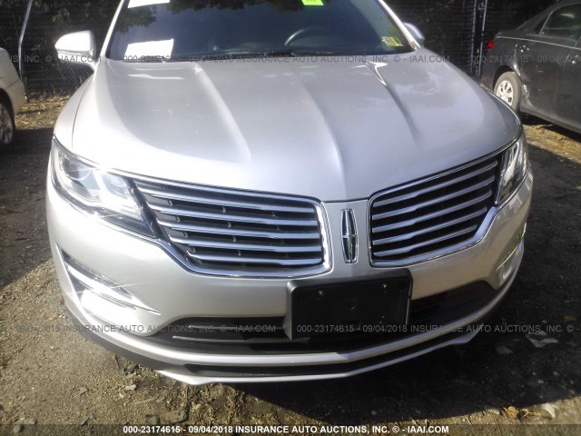 5LMCJ2A91FUJ40863 - 2015 LINCOLN MKC 银色 照片 6