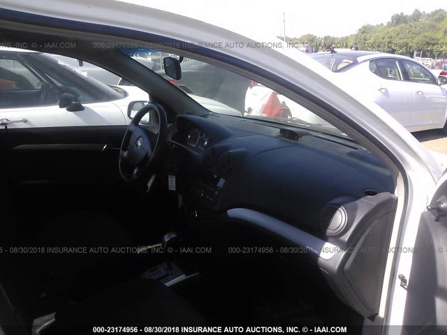 KL1TD5DE9AB090363 - 2010 CHEVROLET AVEO LS/LT 白色 照片 5