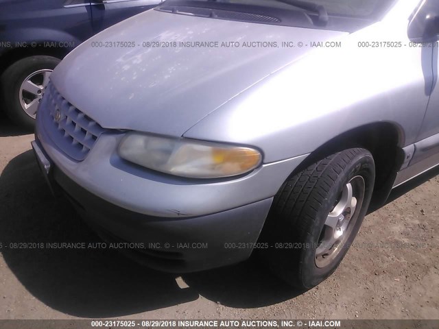 2C4GJ44G8YR751259 - 2000 CHRYSLER GRAND VOYAGER SE SILVER photo 6