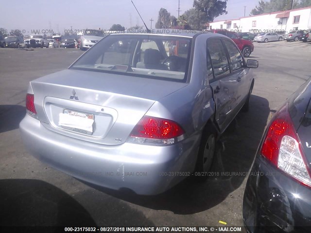 JA3AJ26E64U027930 - 2004 MITSUBISHI LANCER ES SILVER photo 4