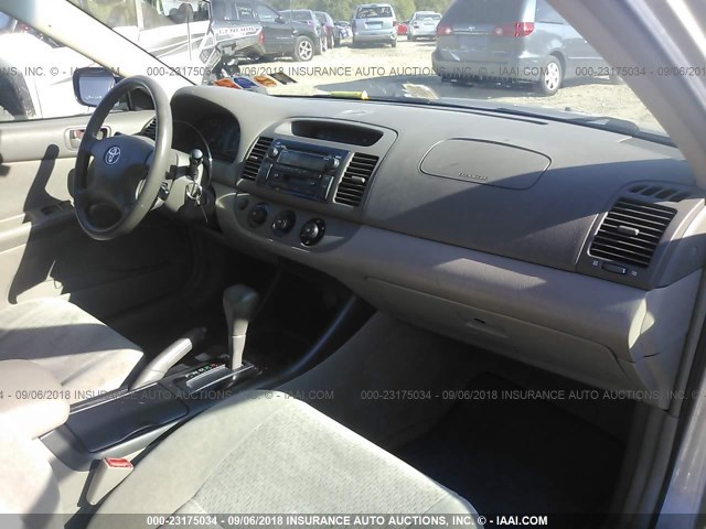 JTDBE32K920026139 - 2002 TOYOTA CAMRY LE/XLE/SE 棕色 照片 5